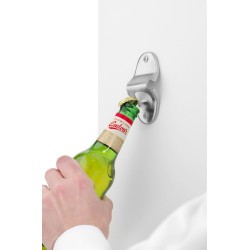 Prie sienos tvirtinamas butelių atidarytuvas, BarUp